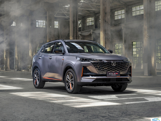 Чанган CS55PLUS 2024 1.5T DCT бензиновый пассажирский автомобиль с светодиодным приводом 4515x1865x1680