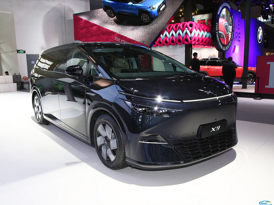 Xpeng Xiaopeng X9 MPV Энергетическое транспортное средство Электромобиль для розничных покупателей