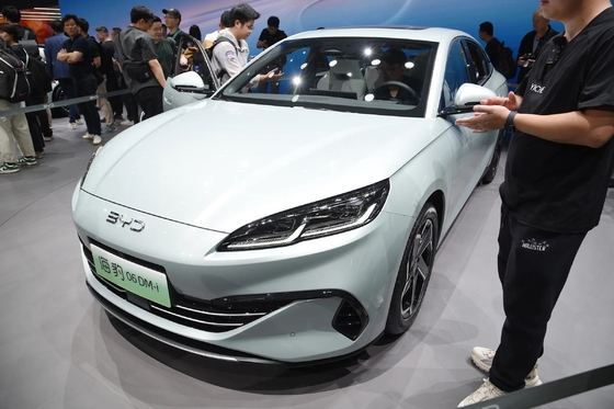 Оптимизируйте 06Dm-I-2024 1.5L 120Km Smart Medium Seal для 4-дверного седана PHEV автомобиля BYD