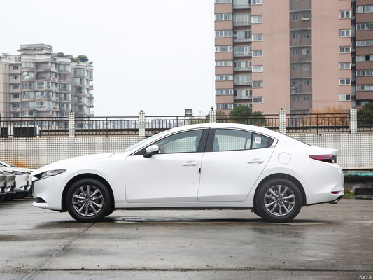 2023 Mazda 3 Axela 1.5L Ручное издание Бензиновый внедорожник Седан с светодиодными фарами от китайцев