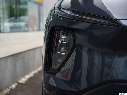 Автомобиль на электрическом двигателе для автомобилей Nio