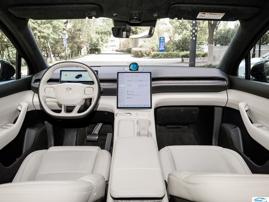 Автомобиль на электрическом двигателе для автомобилей Nio
