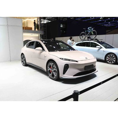 100 кВтч Четырехдверные качающиеся двери Nio Et5-2024 Ride-On Car Пятиместные электромобили