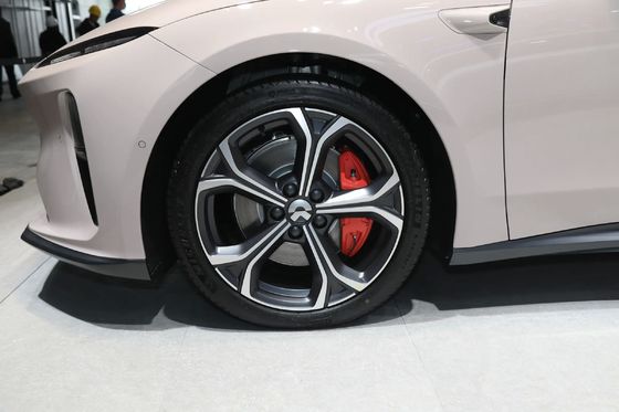 100 кВтч Четырехдверные качающиеся двери Nio Et5-2024 Ride-On Car Пятиместные электромобили