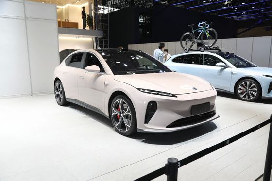 100 кВтч Четырехдверные качающиеся двери Nio Et5-2024 Ride-On Car Пятиместные электромобили