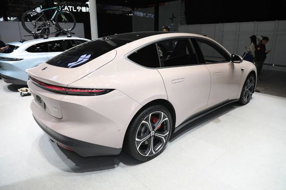 100 кВтч Четырехдверные качающиеся двери Nio Et5-2024 Ride-On Car Пятиместные электромобили