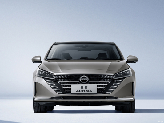 Автомобиль на бензиновом топливе Dongfeng Nissan Teana Sedan