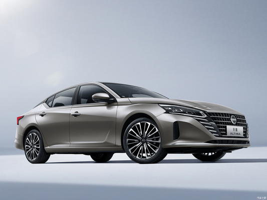 Автомобиль на бензиновом топливе Dongfeng Nissan Teana Sedan