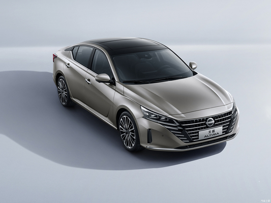 Автомобиль на бензиновом топливе Dongfeng Nissan Teana Sedan