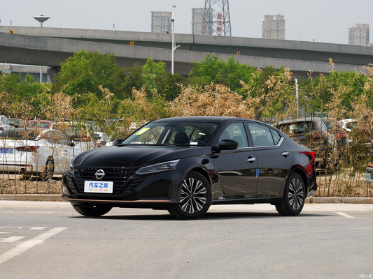 Автомобиль на бензиновом топливе Dongfeng Nissan Teana Sedan