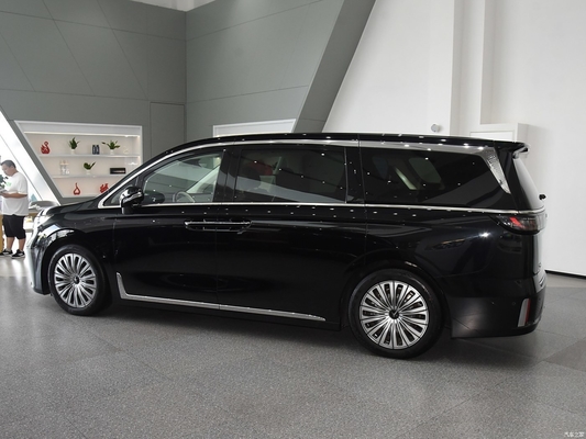 Ощутите лучшее из обоих миров с 2024 Voyah Dreamers Lantu Luxury 4-Drive SUV