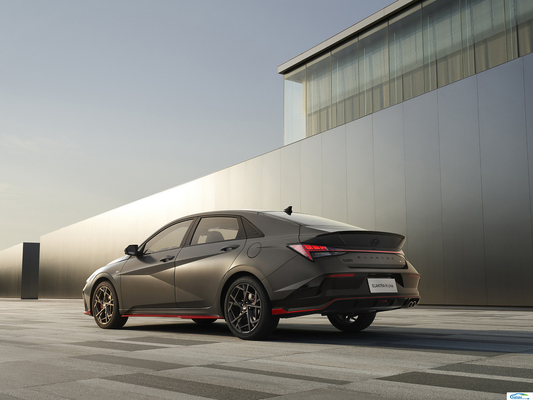 2023 Hyundai Elantra Седан 5-местный FWD Кожаные сиденья Лидирующий пассажирский автомобиль бензина