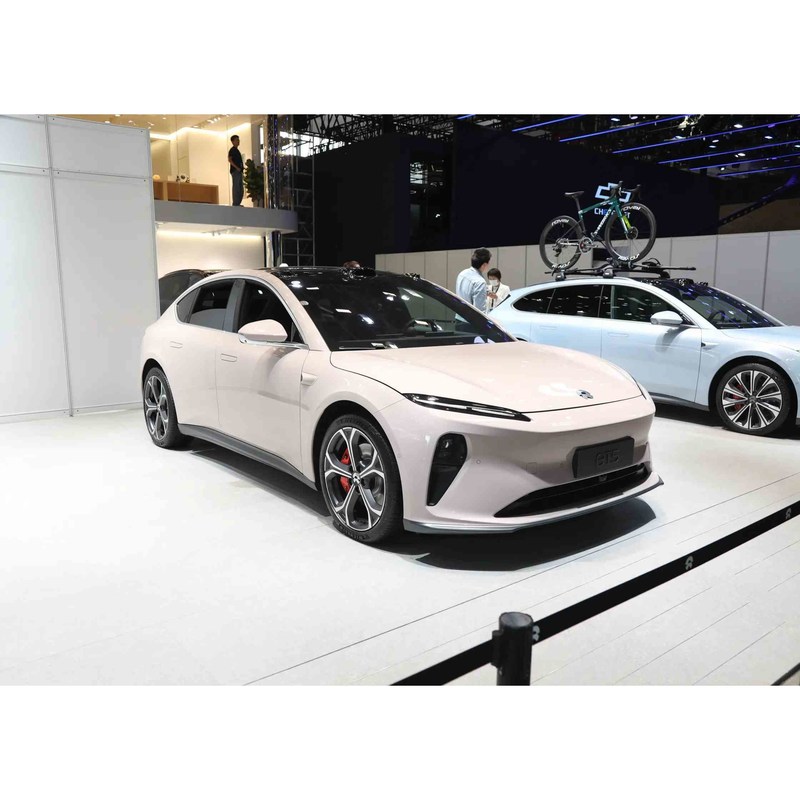 100 кВтч Четырехдверные качающиеся двери Nio Et5-2024 Ride-On Car Пятиместные электромобили